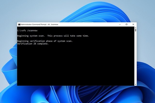 Command Prompt cho phép người dùng nhập các dòng lệnh bằng tay