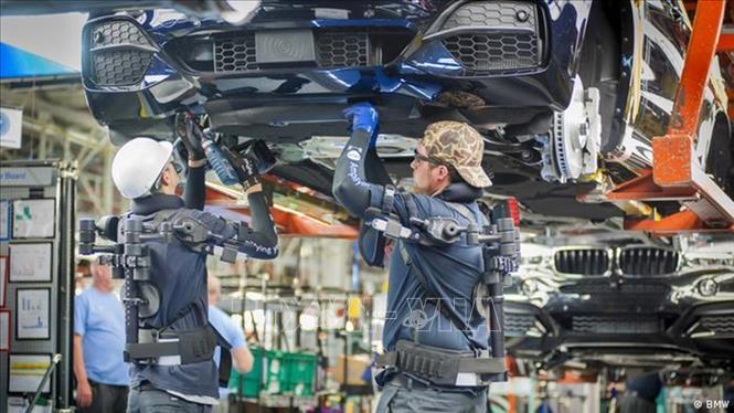 BMW sẽ sử dụng robot hình người tại nhà máy sản xuất ô tô tại Mỹ