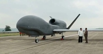 Bất ngờ khi Triều Tiên khoe cặp UAV y hệt máy bay không người lái Mỹ