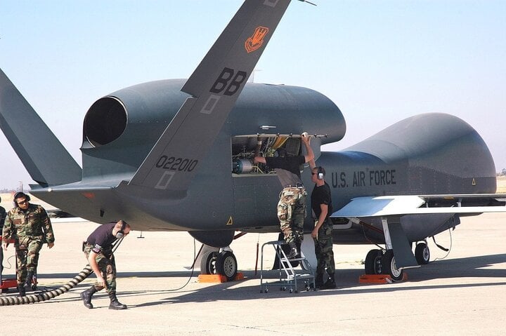 UAV RQ-4 Global Hawk của Mỹ.