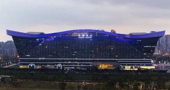 'Kỳ quan' TTTM khổng lồ của Trung Quốc: Lớn gấp 20 lần nhà hát Opera, biển khổng lồ ngay trong nhà, mặt trời nhân tạo chiếu sáng 24/7