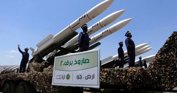 Houthi bắn 3 tên lửa vào tàu Mỹ trên Biển Đỏ, Iran cảnh báo chiến sự lan rộng Houthi bắn 3 tên lửa vào tàu Mỹ trên Biển Đỏ, Iran cảnh báo chiến sự lan rộng