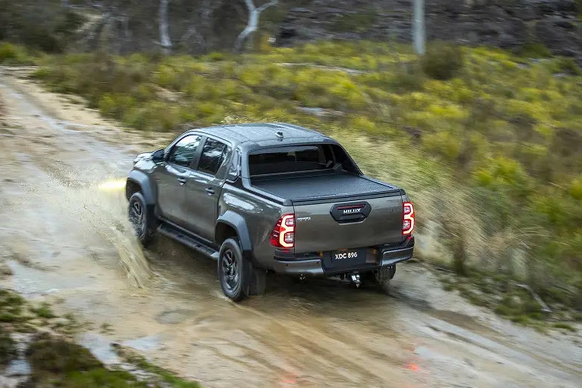 Chi tiết Toyota Hilux 2024 động cơ mild hybrid tiết kiệm xăng - Hình 10 Chi tiet Toyota Hilux 2024 dong co mild hybrid tiet kiem xang-Hinh-10