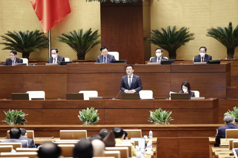 Bộ trưởng Nguyễn Hồng Diên: Giảm giá xăng sẽ không phụ thuộc vào thị trường thế giới