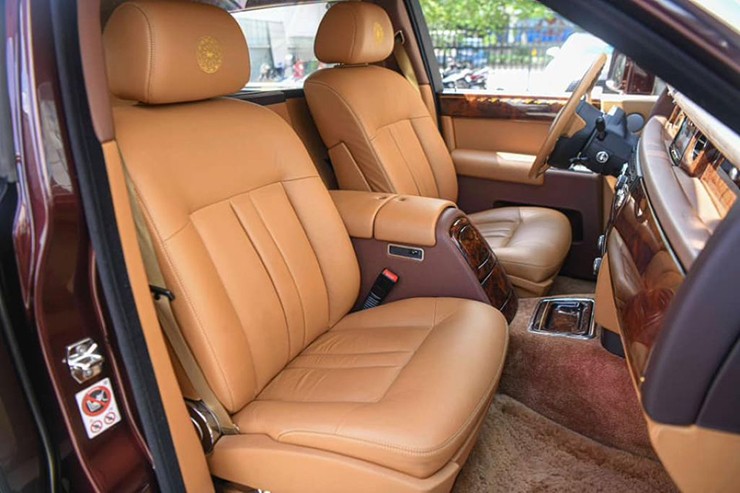 Rolls-Royce Phantom Lửa Thiêng