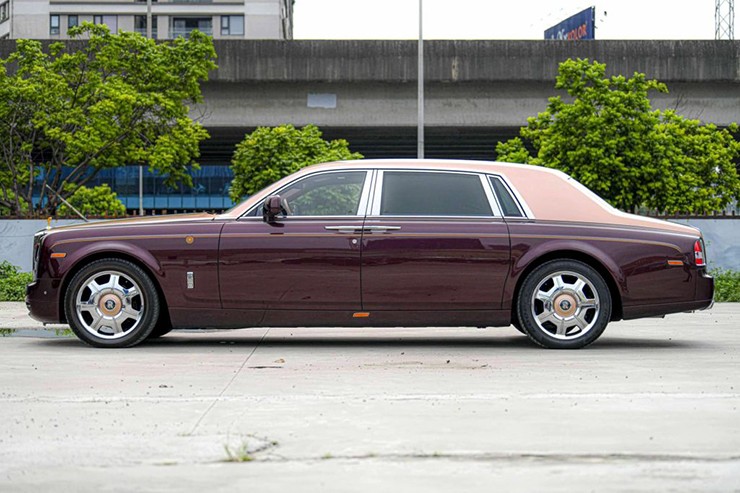 Rolls-Royce Phantom Lửa Thiêng 