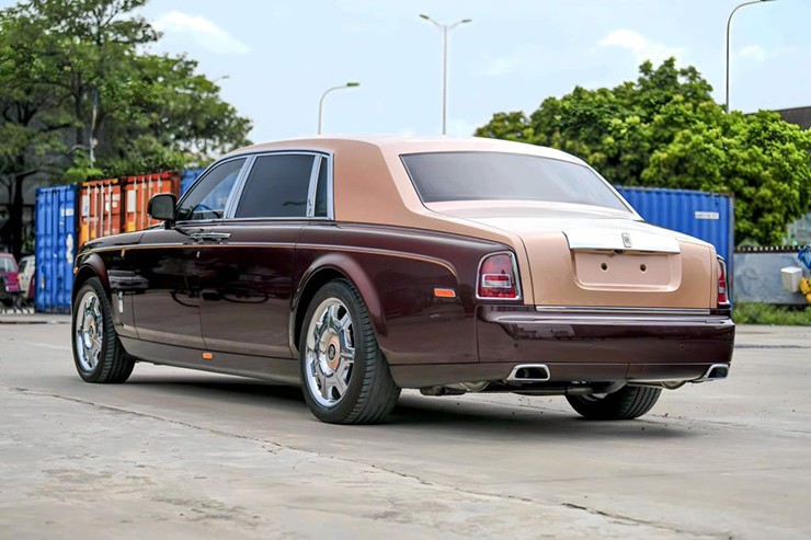 Rolls-Royce Phantom Lửa Thiêng 