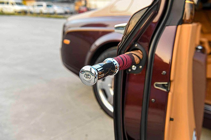 Rolls-Royce Phantom Lửa Thiêng