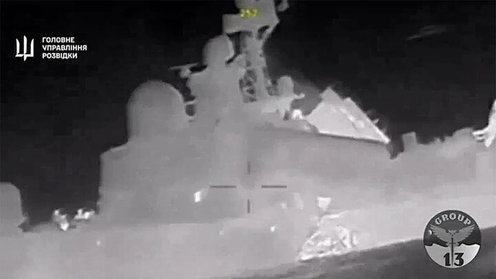 Ukraine công khai 6 USV đánh chìm tàu chiến Ivanovets Nga