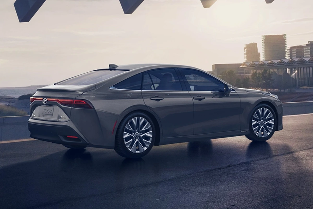 Lý do chủ xe Toyota Mirai được miễn phí nhiên liệu lên đến 6 năm? - Hình 4 Ly do chu xe Toyota Mirai duoc mien phi nhien lieu len den 6 nam?-Hinh-4