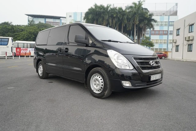 Hyundai Starex 9 chỗ, số tự động hiếm thấy tại Việt Nam