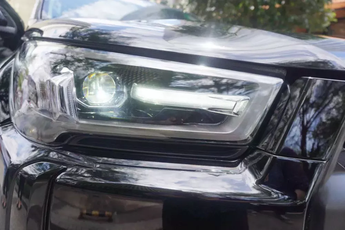 Cận cảnh Toyota Hilux 2024 nâng cấp từ 685 triệu đồng, sắp về Việt Nam - Hình 5 Can canh Toyota Hilux 2024 nang cap tu 685 trieu dong, sap ve Viet Nam-Hinh-5