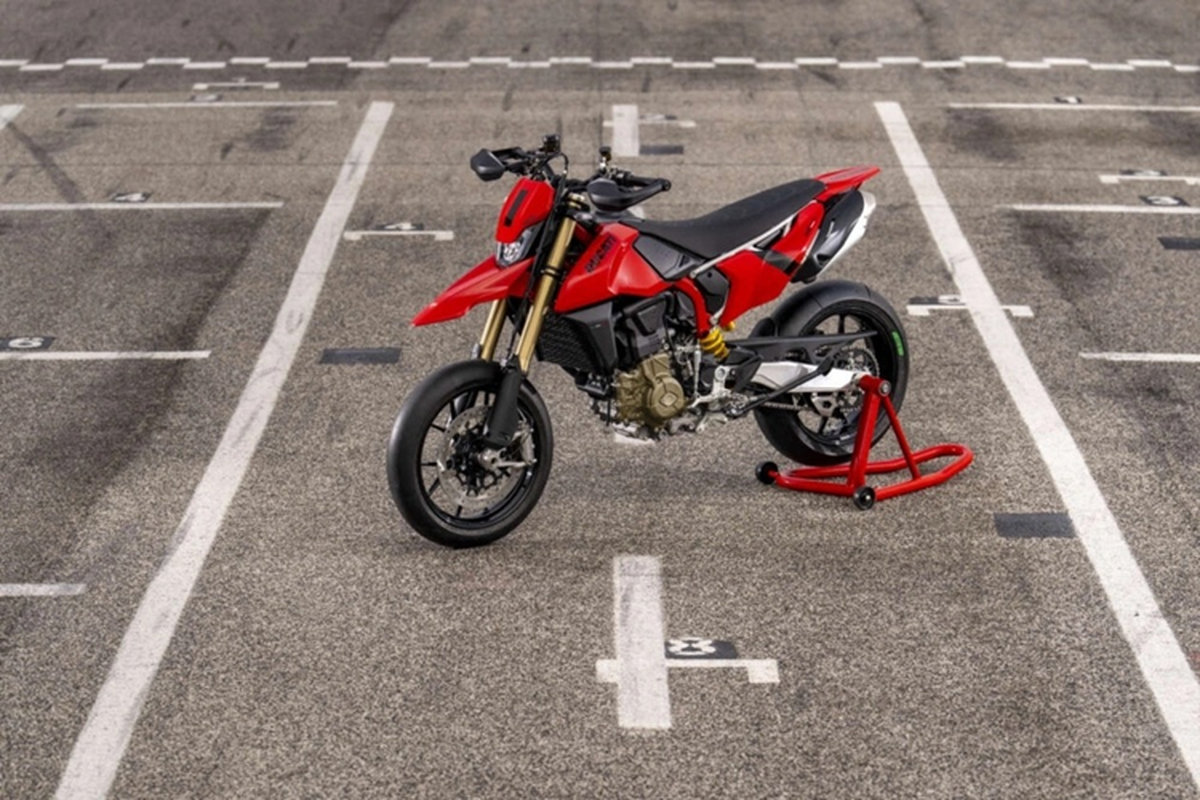 "Soi" Ducati Hypermotard 698 Mono từ 480 triệu sắp bán tại Việt Nam