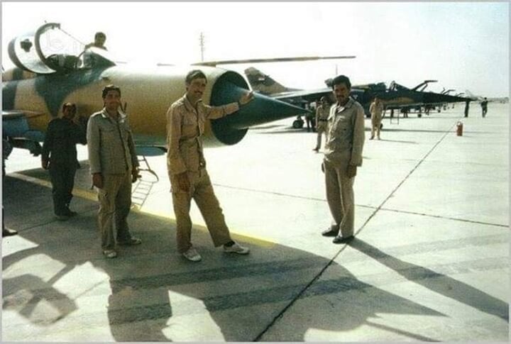 MiG-21 của Không quân Iraq và một số chiếc Mirage F1EQ của Iraq tại Căn cứ Không quân Saddam những năm 1980.