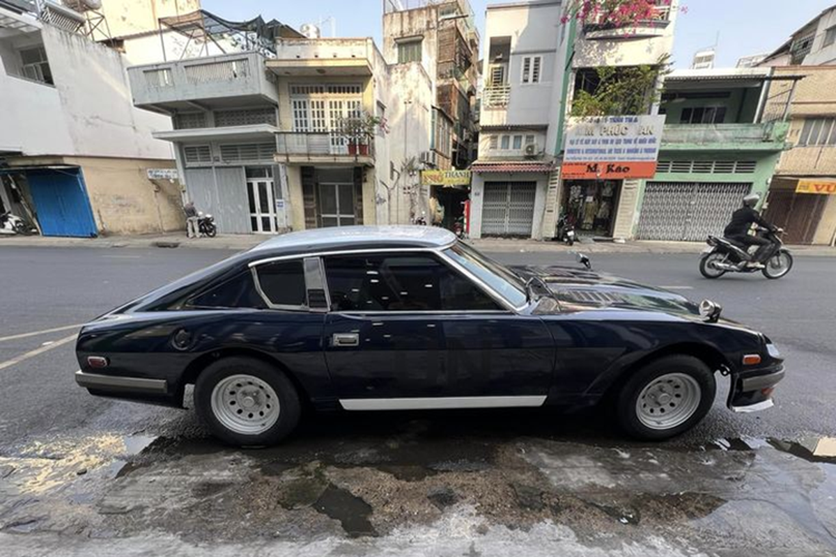 Qua Vũ lại chán siêu xe, cưỡi Nissan Datsun "cụ" 40 tuổi đi chơi Tết - Hình 3 Qua Vu lai chan sieu xe, cuoi Nissan Datsun