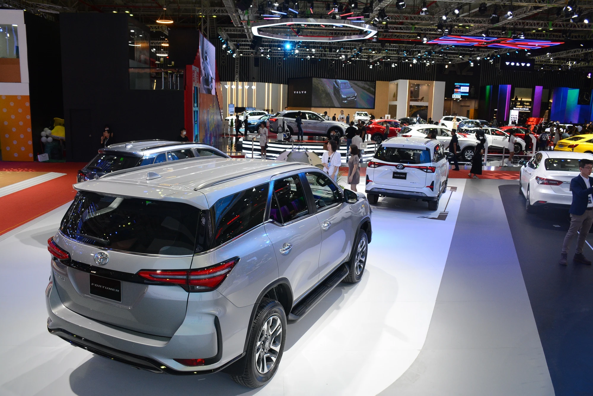 Toyota dính bê bối chứng nhận động cơ dầu: Xe bán tại Việt Nam có ảnh hưởng?- Ảnh 2. Toyota dính bê bối chứng nhận động cơ dầu: Xe bán tại Việt Nam có ảnh hưởng?- Ảnh 2.