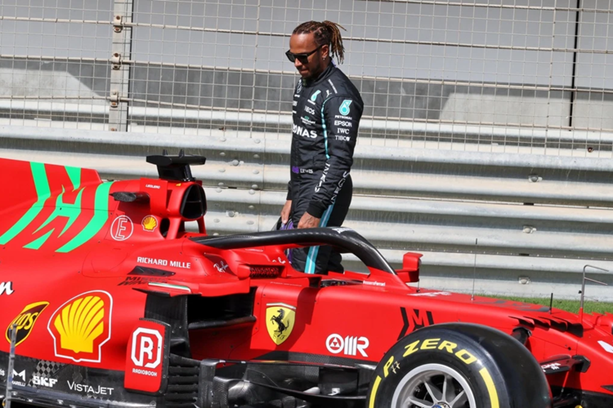 Ngắm dàn siêu xe Ferrari triệu đô của tay đua F1 Lewis Hamilton