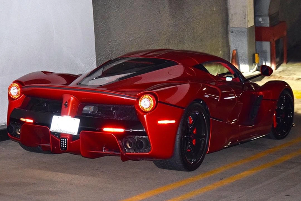 Ngắm dàn siêu xe Ferrari triệu đô của tay đua F1 Lewis Hamilton - Hình 16 Ngam dan sieu xe Ferrari trieu do cua tay dua F1 Lewis Hamilton-Hinh-16
