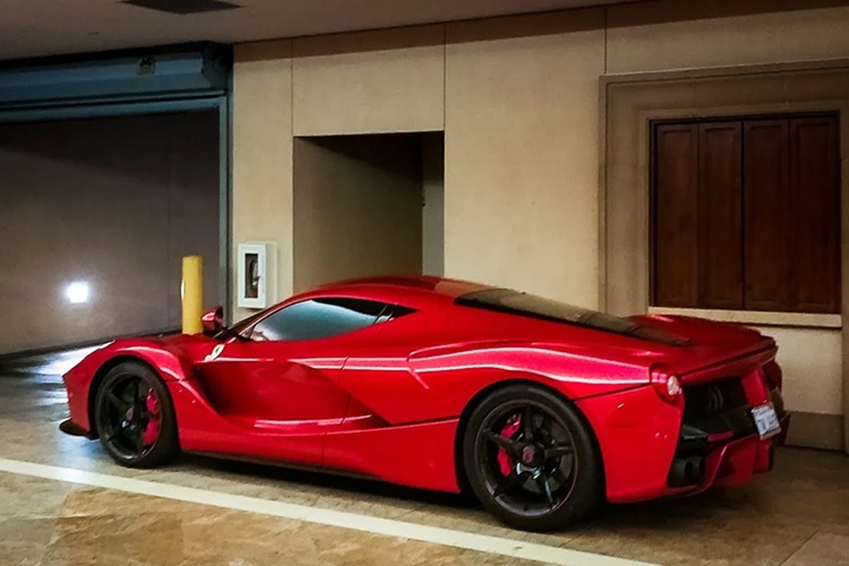 Ngắm dàn siêu xe Ferrari triệu đô của tay đua F1 Lewis Hamilton - Hình 17 Ngam dan sieu xe Ferrari trieu do cua tay dua F1 Lewis Hamilton-Hinh-17