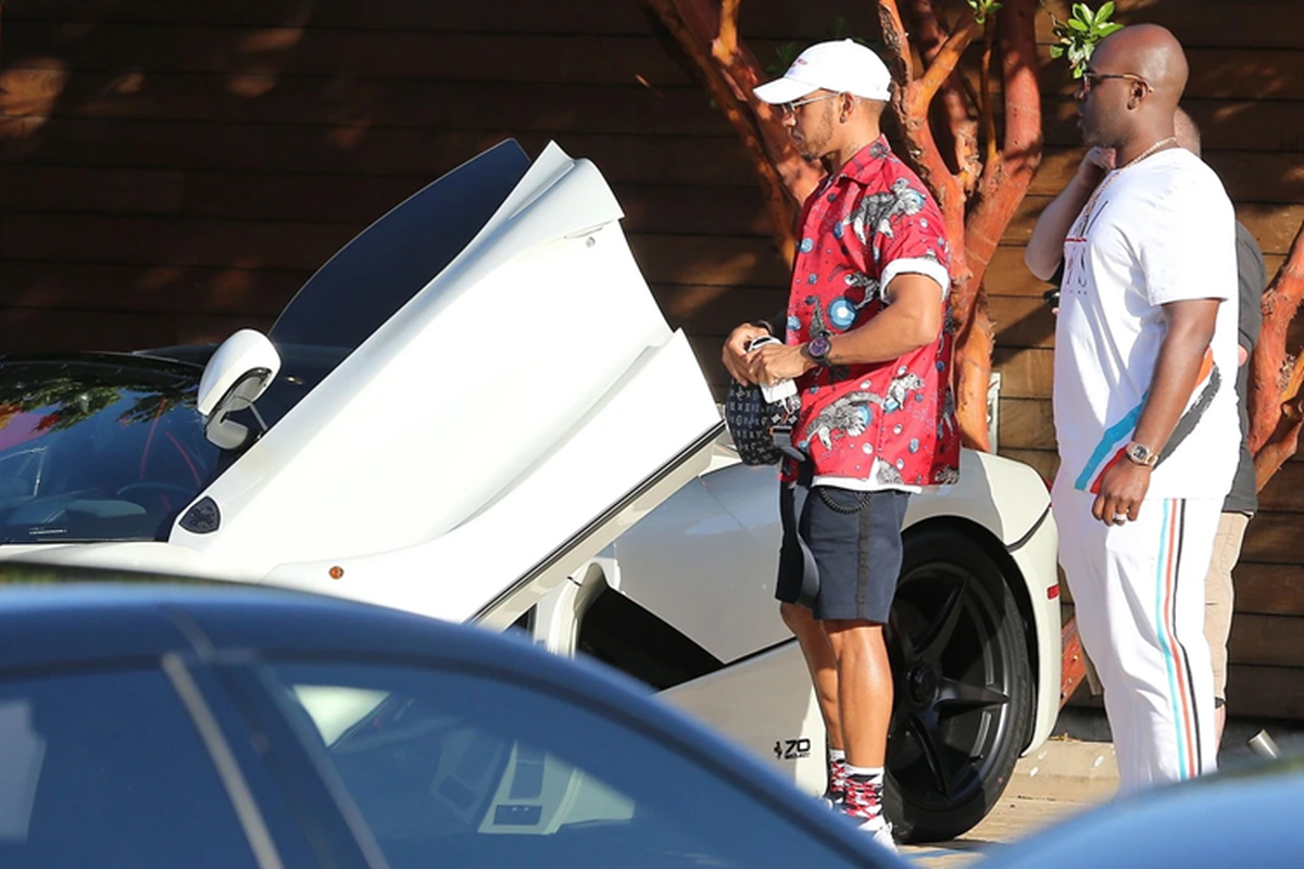 Ngắm dàn siêu xe Ferrari triệu đô của tay đua F1 Lewis Hamilton - Hình 19 Ngam dan sieu xe Ferrari trieu do cua tay dua F1 Lewis Hamilton-Hinh-19