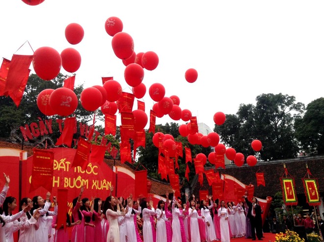 Ngày thơ Việt Nam 2024: "Bản hòa âm đất nước" tôn vinh khối đại đoàn kết toàn dân tộc