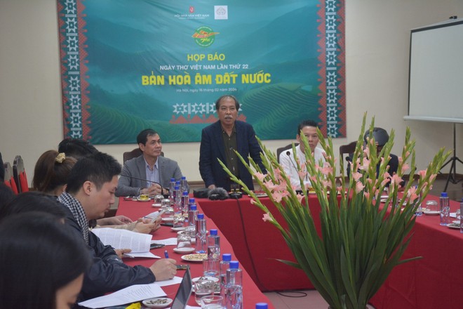 Buổi họp báo thông tin về Ngày thơ Việt Nam 2024.