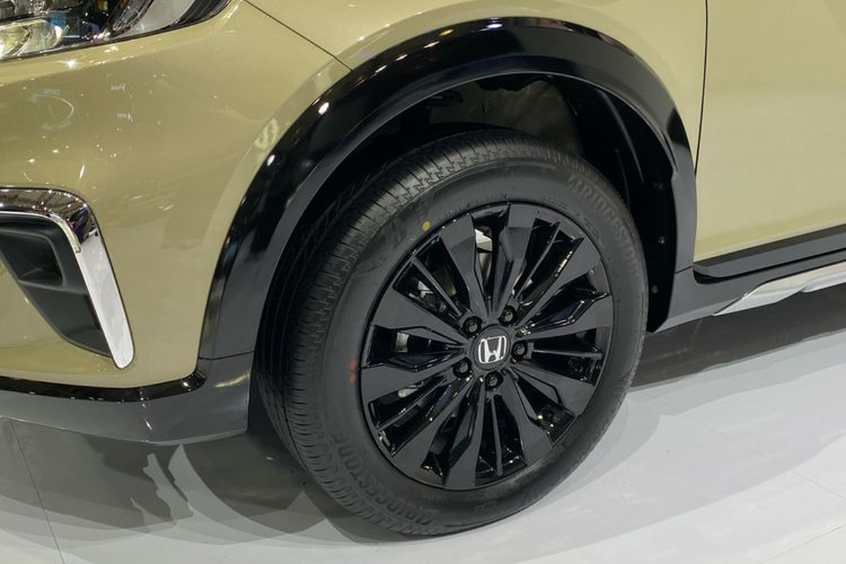 Honda BR-V ra mắt phiên bản đặc biệt N7X Edition chỉ 498 triệu đồng - Hình 5 Honda BR-V ra mat phien ban dac biet N7X Edition chi 498 trieu dong-Hinh-5