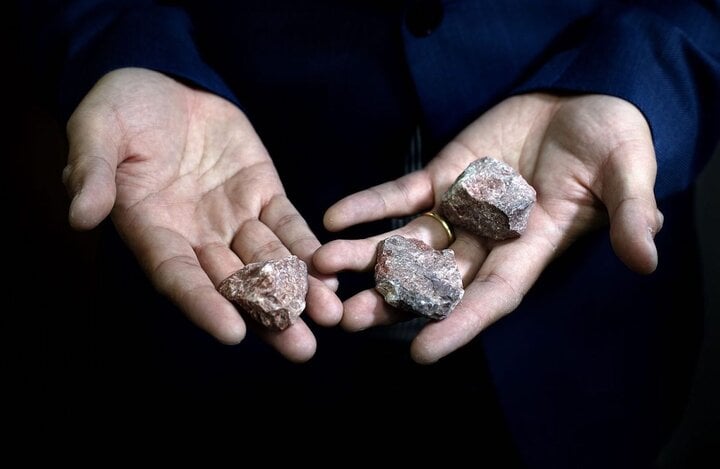 Mất hơn 200 năm các nhà khoa học mới có thể tái tạo loại khoáng chất này