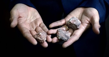 Mất hơn 200 năm các nhà khoa học mới có thể tái tạo loại khoáng chất này