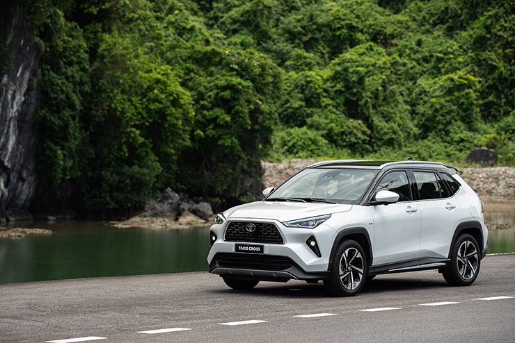 Giá xe Toyota Yaris Cross niêm yết và lăn bánh tháng 2/2024 - 1