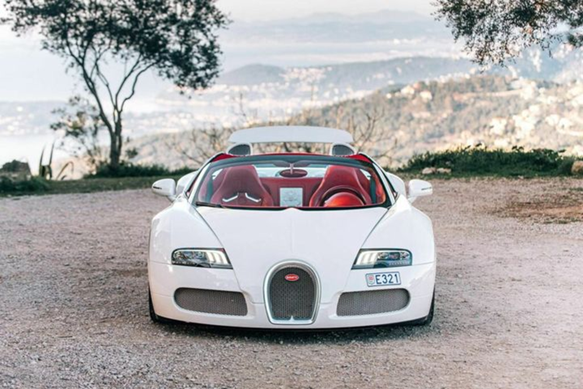 Bugatti Veyron Grand Sport phiên bản Rồng chốt giá hơn 42 tỷ đồng - Hình 2 Bugatti Veyron Grand Sport phien ban Rong chot gia hon 42 ty dong-Hinh-2