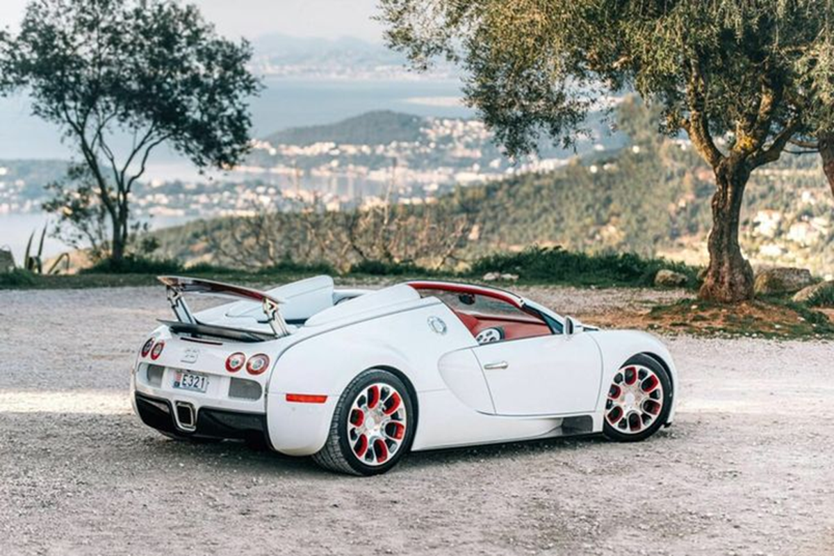Bugatti Veyron Grand Sport phiên bản Rồng chốt giá hơn 42 tỷ đồng - Hình 7 Bugatti Veyron Grand Sport phien ban Rong chot gia hon 42 ty dong-Hinh-7