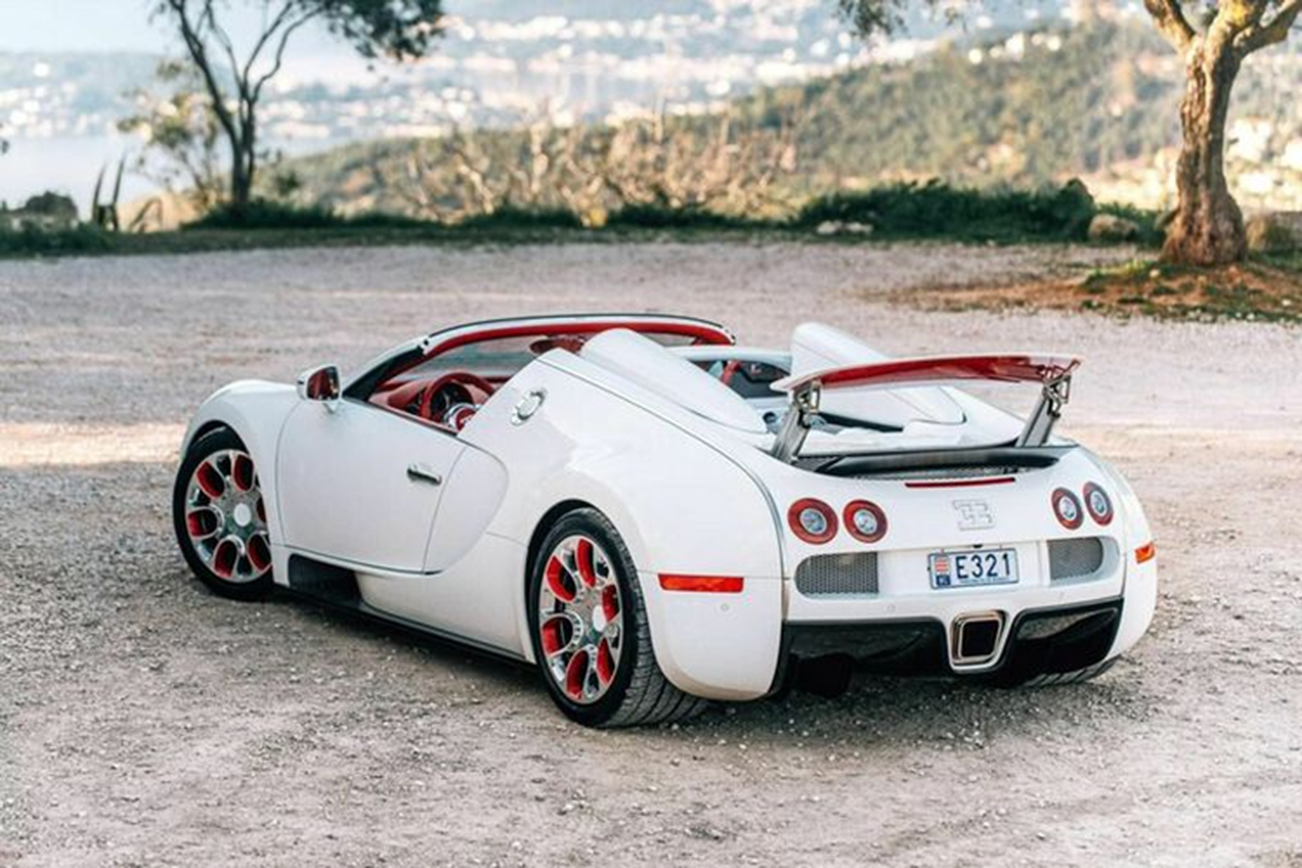 Bugatti Veyron Grand Sport phiên bản Rồng chốt giá hơn 42 tỷ đồng - Hình 8 Bugatti Veyron Grand Sport phien ban Rong chot gia hon 42 ty dong-Hinh-8