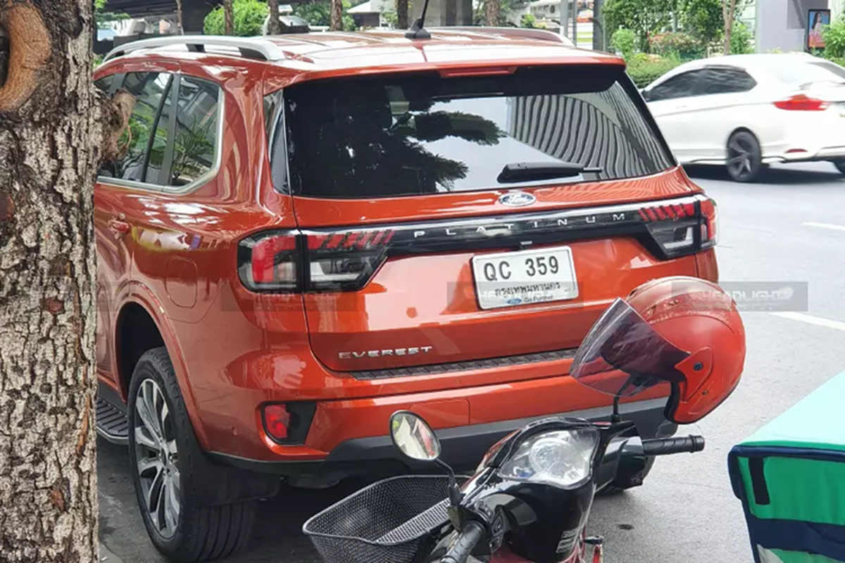 Ford Everest Platinum 2024 sắp bán tại Việt Nam, khoảng 1,7 tỷ đồng - Hình 2 Ford Everest Platinum 2024 sap ban tai Viet Nam, khoang 1,7 ty dong-Hinh-2