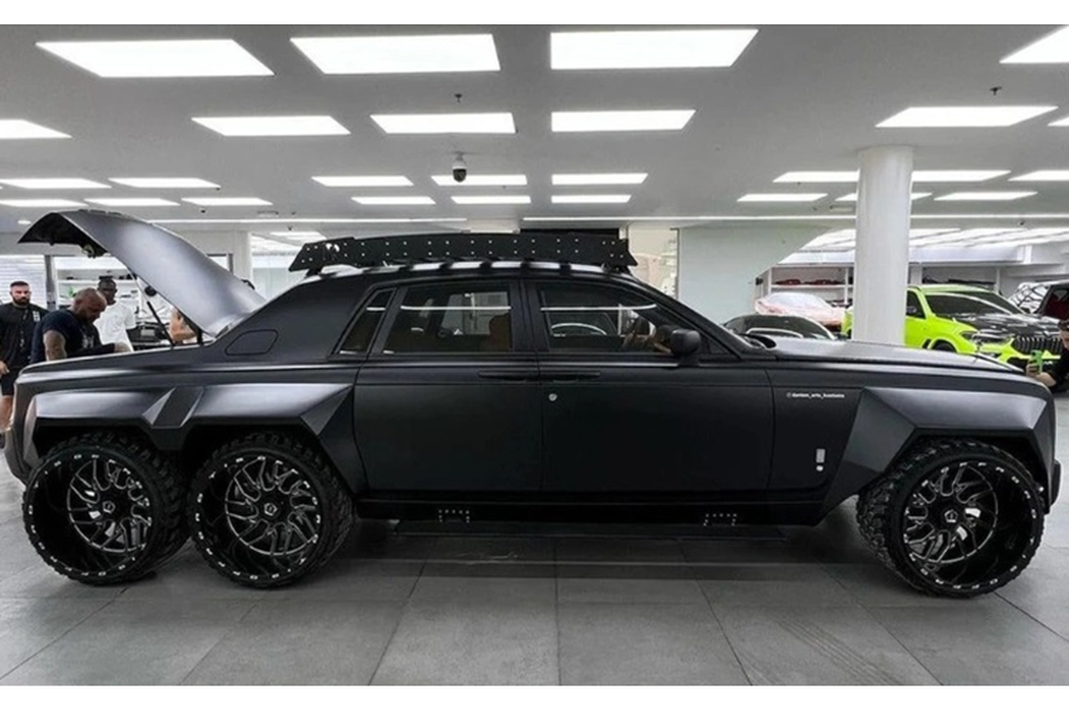 Rolls-Royce Phantom độ 6 bánh giá 127 tỷ đồng, gấp 16 lần nguyên bản - Hình 3 Rolls-Royce Phantom do 6 banh gia 127 ty dong, gap 16 lan nguyen ban-Hinh-3