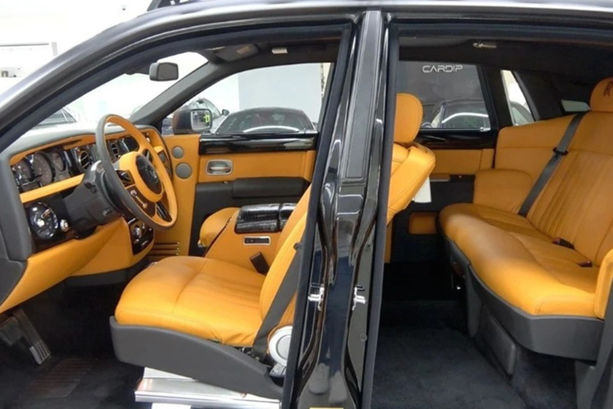 Rolls-Royce Phantom độ 6 bánh giá 127 tỷ đồng, gấp 16 lần nguyên bản - Hình 5 Rolls-Royce Phantom do 6 banh gia 127 ty dong, gap 16 lan nguyen ban-Hinh-5