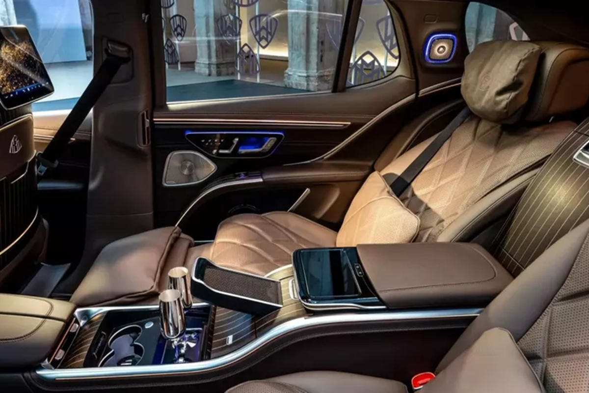 Mercedes-Maybach EQS 680 sắp ra mắt Việt Nam, chạy 600km/lần sạc - Hình 5 Mercedes-Maybach EQS 680 sap ra mat Viet Nam, chay 600km/lan sac-Hinh-5