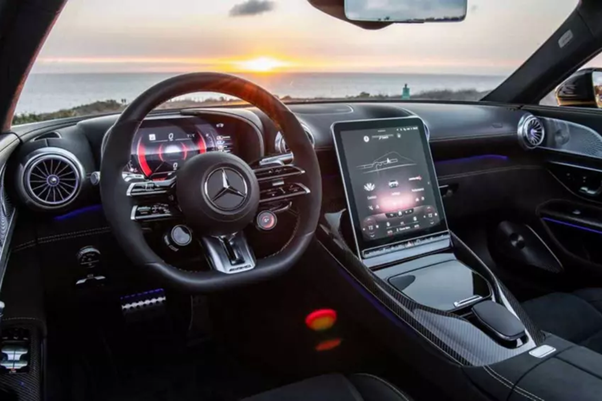 "Bom tấn" Mercedes-AMG SL63 gần 13 tỷ đồng sẽ ra mắt Việt Nam - Hình 4