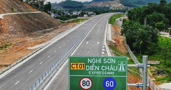 Lần đầu tiên Việt Nam có cao tốc được bảo hành tới 10 năm: Thiết bị tiên tiến nào thi công mặt đường?