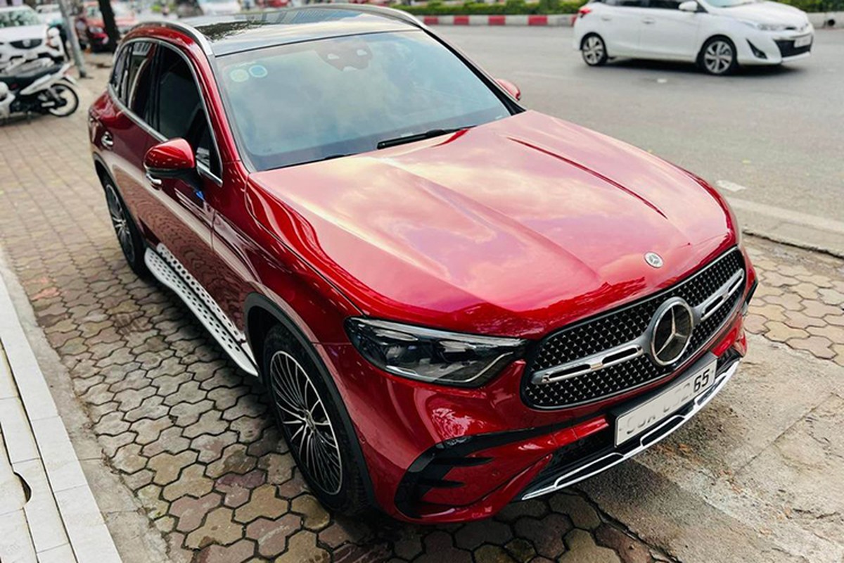 Mercedes-Benz GLC 300 4Matic mới chạy 5.000 km lỗ hơn nửa tỷ đồng Mercedes-Benz GLC 300 4Matic moi chay 5.000 km lo hon nua ty dong