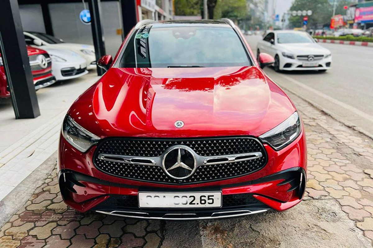 Mercedes-Benz GLC 300 4Matic mới chạy 5.000 km lỗ hơn nửa tỷ đồng - Hình 8 Mercedes-Benz GLC 300 4Matic moi chay 5.000 km lo hon nua ty dong-Hinh-8