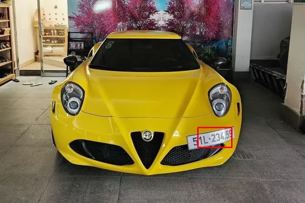 Alfa Romeo 4C Launch Edition hơn 4 tỷ tại Việt Nam trúng biển "sảnh" 12345 Alfa Romeo 4C Launch Edition hon 4 ty tai Viet Nam trung bien