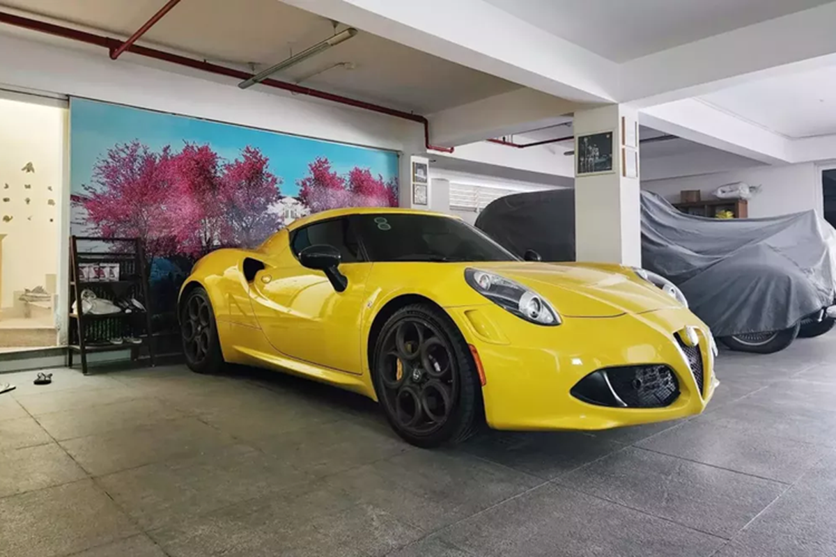 Alfa Romeo 4C Launch Edition hơn 4 tỷ tại Việt Nam trúng biển "sảnh" 12345 - Hình 2 Alfa Romeo 4C Launch Edition hon 4 ty tai Viet Nam trung bien