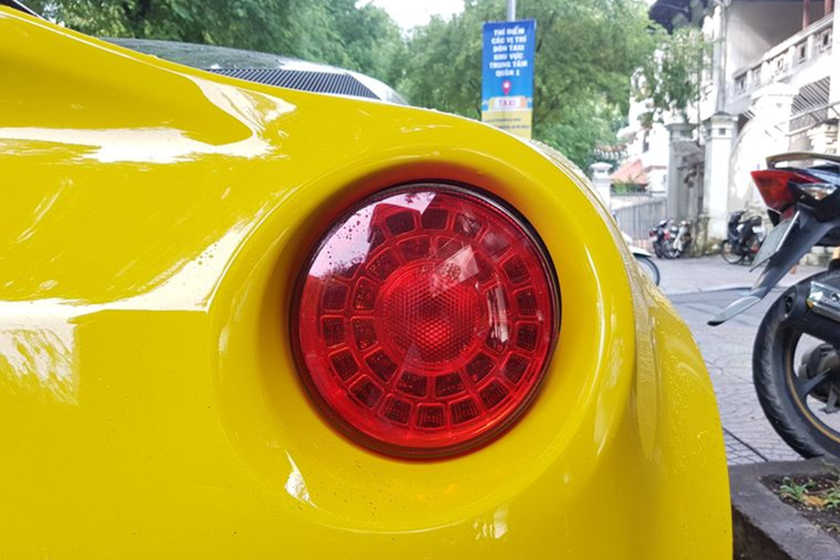 Alfa Romeo 4C Launch Edition hơn 4 tỷ tại Việt Nam trúng biển "sảnh" 12345 - Hình 7 Alfa Romeo 4C Launch Edition hon 4 ty tai Viet Nam trung bien