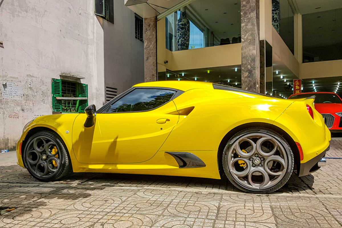 Alfa Romeo 4C Launch Edition hơn 4 tỷ tại Việt Nam trúng biển "sảnh" 12345 - Hình 8 Alfa Romeo 4C Launch Edition hon 4 ty tai Viet Nam trung bien
