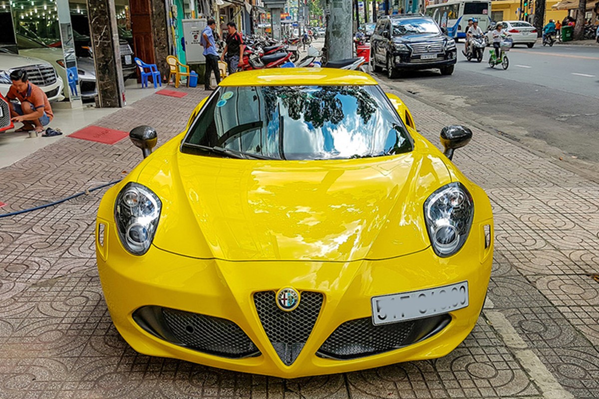 Alfa Romeo 4C Launch Edition hơn 4 tỷ tại Việt Nam trúng biển "sảnh" 12345 - Hình 9 Alfa Romeo 4C Launch Edition hon 4 ty tai Viet Nam trung bien