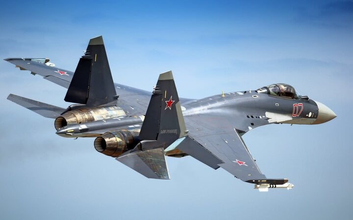 Chiến đấu cơ Su-35.