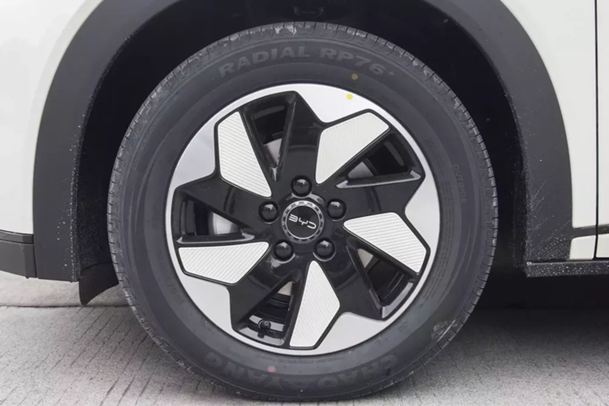 BYD Dolphin 2024 giá rẻ có gì để hạ gục Wuling Bingo? - Hình 8 BYD Dolphin 2024 gia re co gi de ha guc Wuling Bingo?-Hinh-8