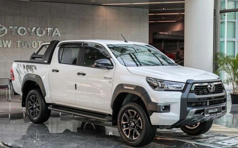 Đại lý bắt đầu nhận cọc Toyota Hilux 2024, giá từ 700 triệu đồng