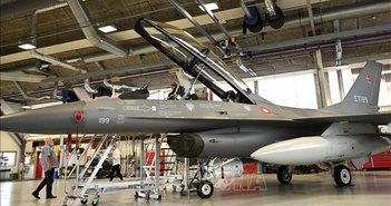 Phi công Ukraine chia sẻ trải nghiệm lái chiến đấu cơ F-16 Phi công Ukraine chia sẻ trải nghiệm lái chiến đấu cơ F-16